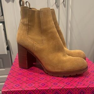 Tory Burch size 8.5 tan bootie